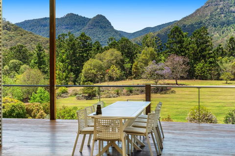 Private Luxury In The Mountains With Running Creek - Accommodation Kalgoorlie 3
