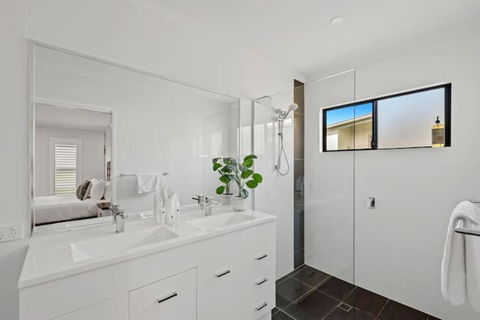 Private Mudjimba Beach Abode - Accommodation Kalgoorlie 2