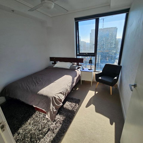 Private Bedroom & Bathroom In Shared Inner Brisbane Apartment - Accommodation Kalgoorlie 2