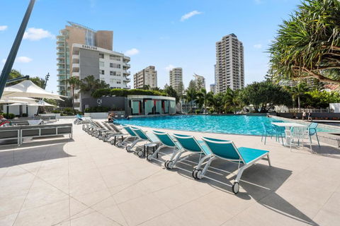 Q Tower Amazing Ocean Views 22nd Level Heated Pools Sleeps 6 - Optimise BNB - Accommodation Kalgoorlie 3