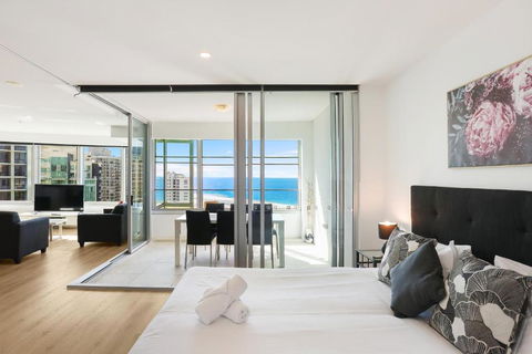 Q Tower Amazing Ocean Views 22nd Level Heated Pools Sleeps 6 - Optimise BNB - Accommodation Kalgoorlie 1