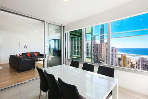 Q Tower Amazing Ocean Views 22nd Level Heated Pools Sleeps 6 - Optimise BNB - Accommodation Kalgoorlie 2