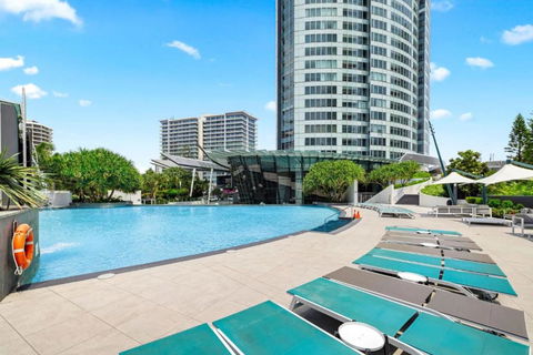 Q Tower At Surfers Paradise - From Level 3 - Private & Self Contained Apartments - Accommodation Kalgoorlie 0