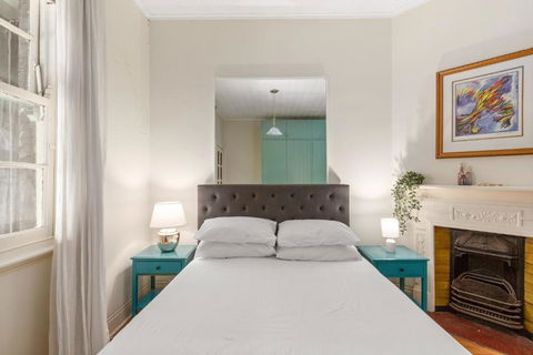 Quaint 3-Bed Heritage Home In The Heart Of Sydney - Accommodation Kalgoorlie 0