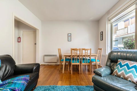 Quaint & Homey Ripponlea Flat - Accommodation Kalgoorlie 2