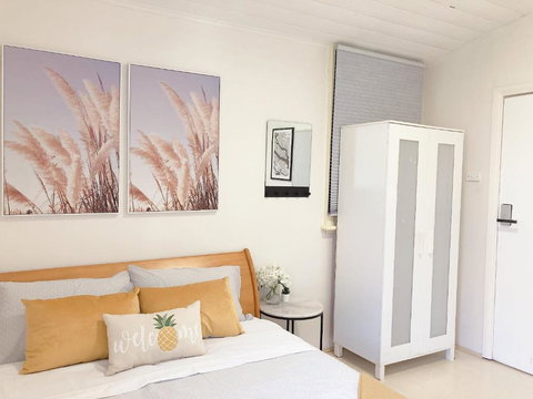 Quaint Double Or Queen Room - Mins To Stations&UNSW - Shared Bathroom - Accommodation Kalgoorlie 1