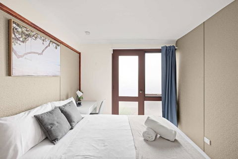 Quaint Double Room - Private Spot At Milperra - Shared Bathroom - Accommodation Kalgoorlie 2
