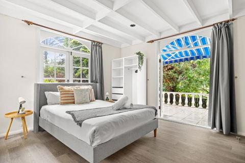 Quaint Queen Room - Convenient Location In Lindfield - Shared Bathroom - Accommodation Kalgoorlie 0
