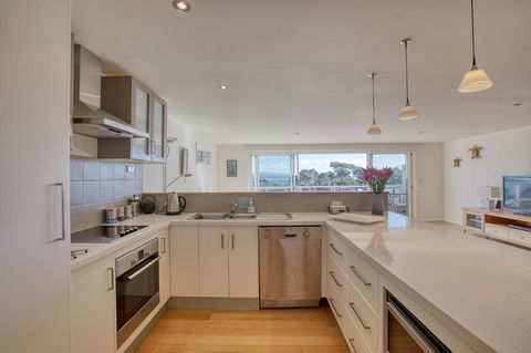 Quarterdeck Apartment - Accommodation Kalgoorlie 3