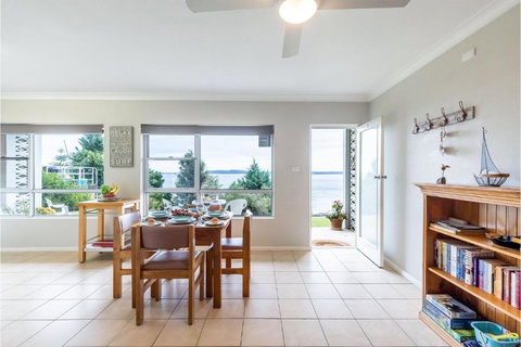 Quarterdeck 1 12 Magnus St Fantastic Unit With Spectacular Views - Accommodation Kalgoorlie 0