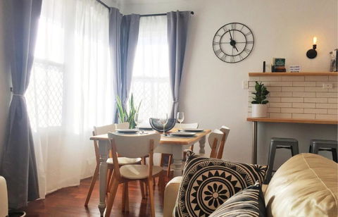 Quick Stroll To The City - Accommodation Kalgoorlie 2