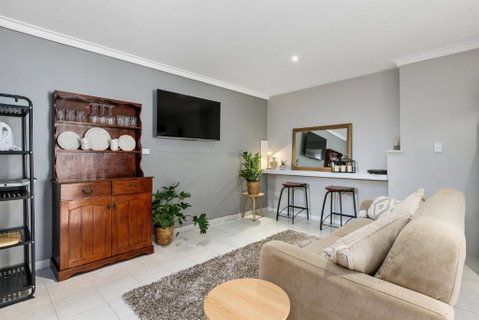 Quiet & Comfy - Accommodation Kalgoorlie 0