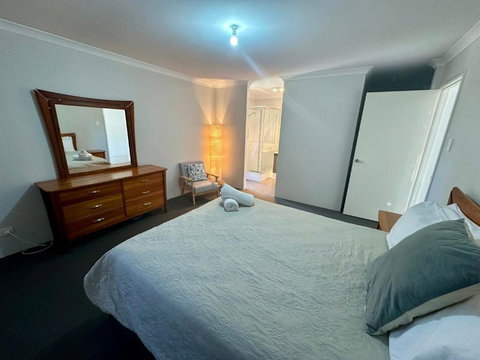 Quiet Busselton Retreat - Accommodation Kalgoorlie 2