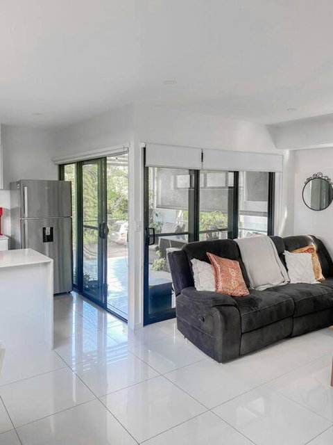 Quite 2B2B Family Home W Free Parking, BBQ - Accommodation Kalgoorlie 1