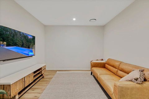 Rainforest Villa: Luxe Escape - Accommodation Kalgoorlie 3