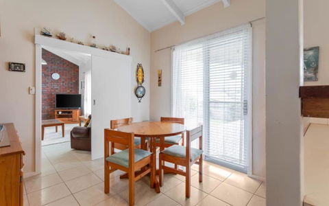 Ratties Residence 6 Carnegie St Port Ellliot - No Linen Included - Accommodation Kalgoorlie 3