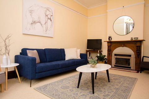 Avoca House - Circa 1900 Gorgeous Federation Home - Accommodation Kalgoorlie 3