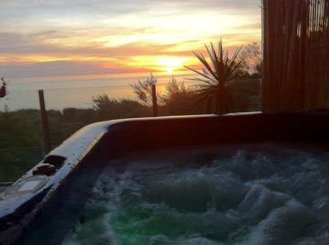 Award Winning Beach Front Retreat - Accommodation Kalgoorlie 0