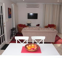 Azalea Villa - Close to the City of Perth - Accommodation Kalgoorlie