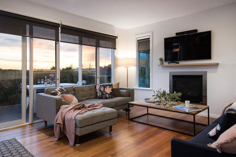 Azure Daylesford - Accommodation Kalgoorlie 0