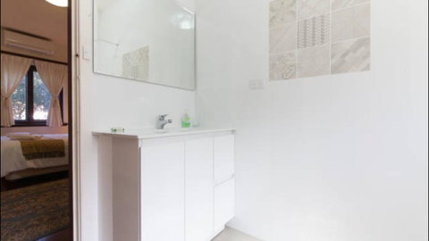 B4 Apartment Close To City, UWA, Nedlands & Swan River - Accommodation Kalgoorlie 3