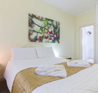 B5 Close to Nedlands Cafes Swan River SCGH  UWA - Accommodation Kalgoorlie