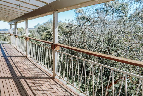 Banksia Beach House - Accommodation Kalgoorlie 0