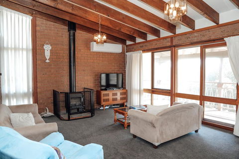 Banksia Beach House - Accommodation Kalgoorlie 1