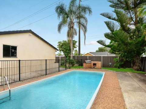 Bass House - Accommodation Kalgoorlie 0