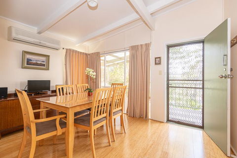 Batehaven Beach House - Accommodation Kalgoorlie 1