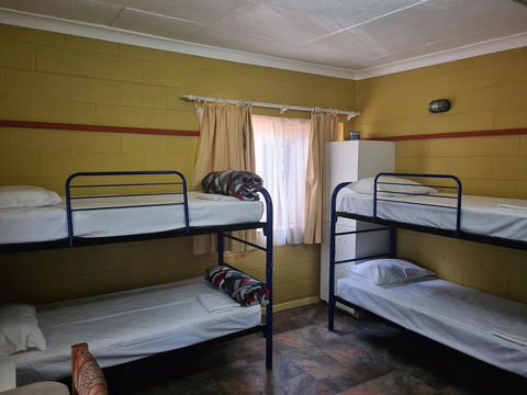Bateman Bay Holiday Park & Batemans Bay YHA - Accommodation Kalgoorlie 2