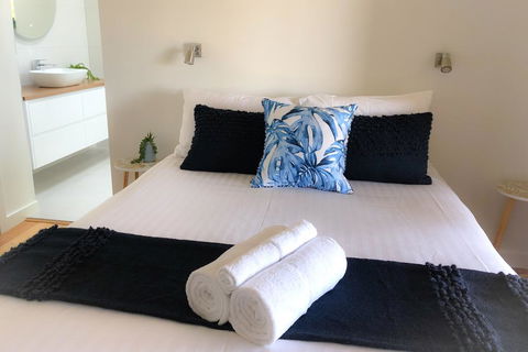 BAY OF FIRES BEACH SHACK Ocean Views From A Modern Beachhouse - Accommodation Kalgoorlie 1