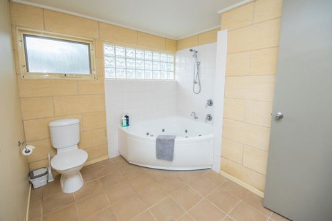 Bayview No 1 - Next To The Beach! - Accommodation Kalgoorlie 2