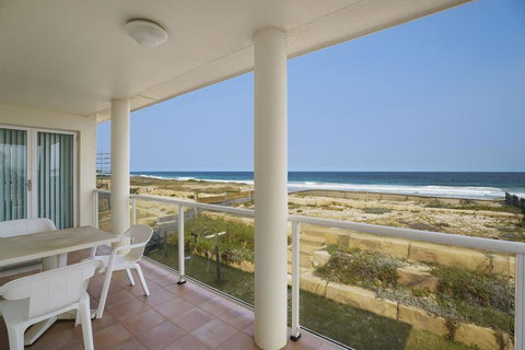 Beach House- 45 Curtis Parade - Accommodation Kalgoorlie 1