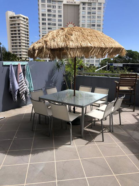 Beach Side Ocean Burleigh Heads 3 Bedroom Family Accomodation - Accommodation Kalgoorlie 1