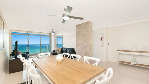Beachfront Apt Main Beach - Accommodation Kalgoorlie 1