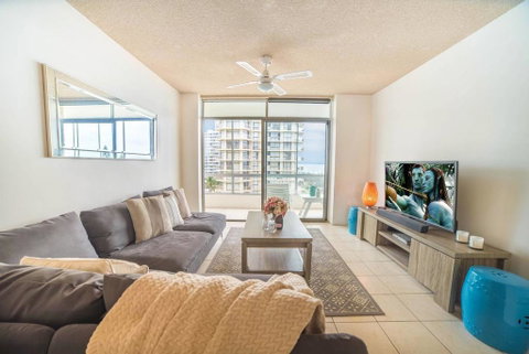 Beachfront Retro Apartment In Surfers Paradise - Accommodation Kalgoorlie 0