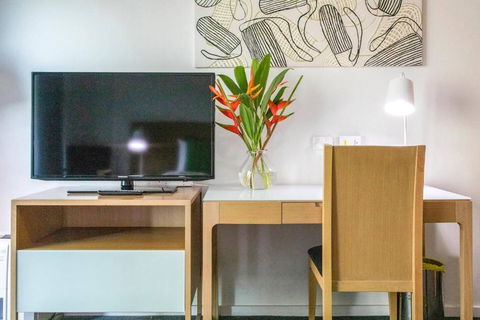 Resort-Style Sister Studios - Double Delight In The CBD - Accommodation Kalgoorlie 1