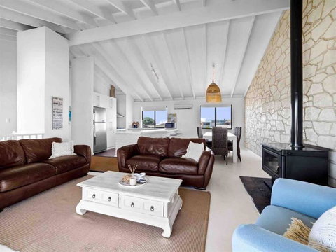 Relaxing Getaway Beachfront Access Multi Family Pets Mandurah - Accommodation Kalgoorlie 0