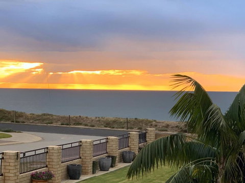 Relaxing Getaway Beachfront Access Multi Family Pets Mandurah - Accommodation Kalgoorlie 1
