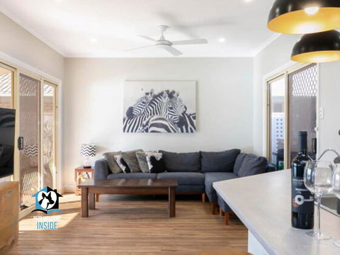 Renovated Beautiful Holiday Home With A Private Beach & Stunning Views! - Accommodation Kalgoorlie 3