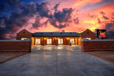 Red Waratah Accommodation - Accommodation Kalgoorlie 1