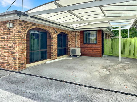Reel Close! Walk To Everything. Sleeps 6 - Accommodation Kalgoorlie 0