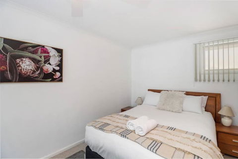 Reel Close! Walk To Everything. Sleeps 6 - Accommodation Kalgoorlie 3