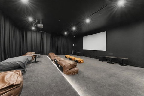 Refined 2-Bed With Luxurious Building Amenities - Accommodation Kalgoorlie 2