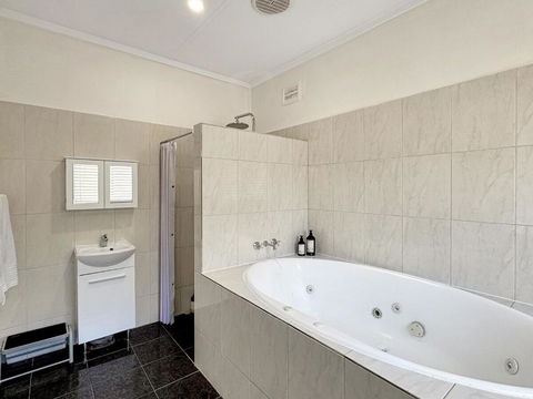 Relax At Gossan - Accommodation Kalgoorlie 2