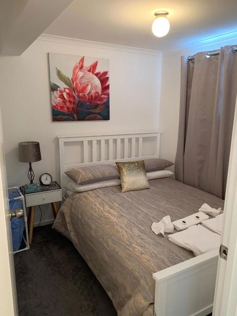 Relax On Bingham - Accommodation Kalgoorlie 0