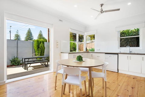 Relaxing 3BR Beachside Haven Grange - Accommodation Kalgoorlie 0