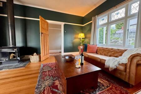 Renovated Cottage Near Cataract Gorge Launceston - Accommodation Kalgoorlie 0