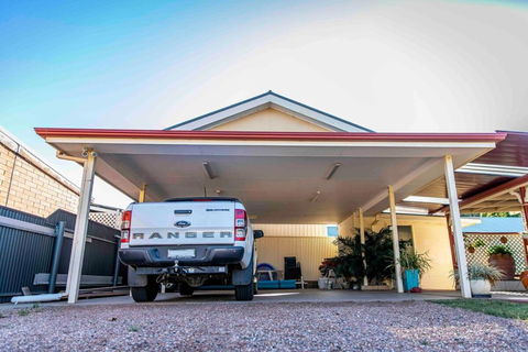 Resort On Morgan With Beautiful Private Pool, Pet Friendly - Accommodation Kalgoorlie 1